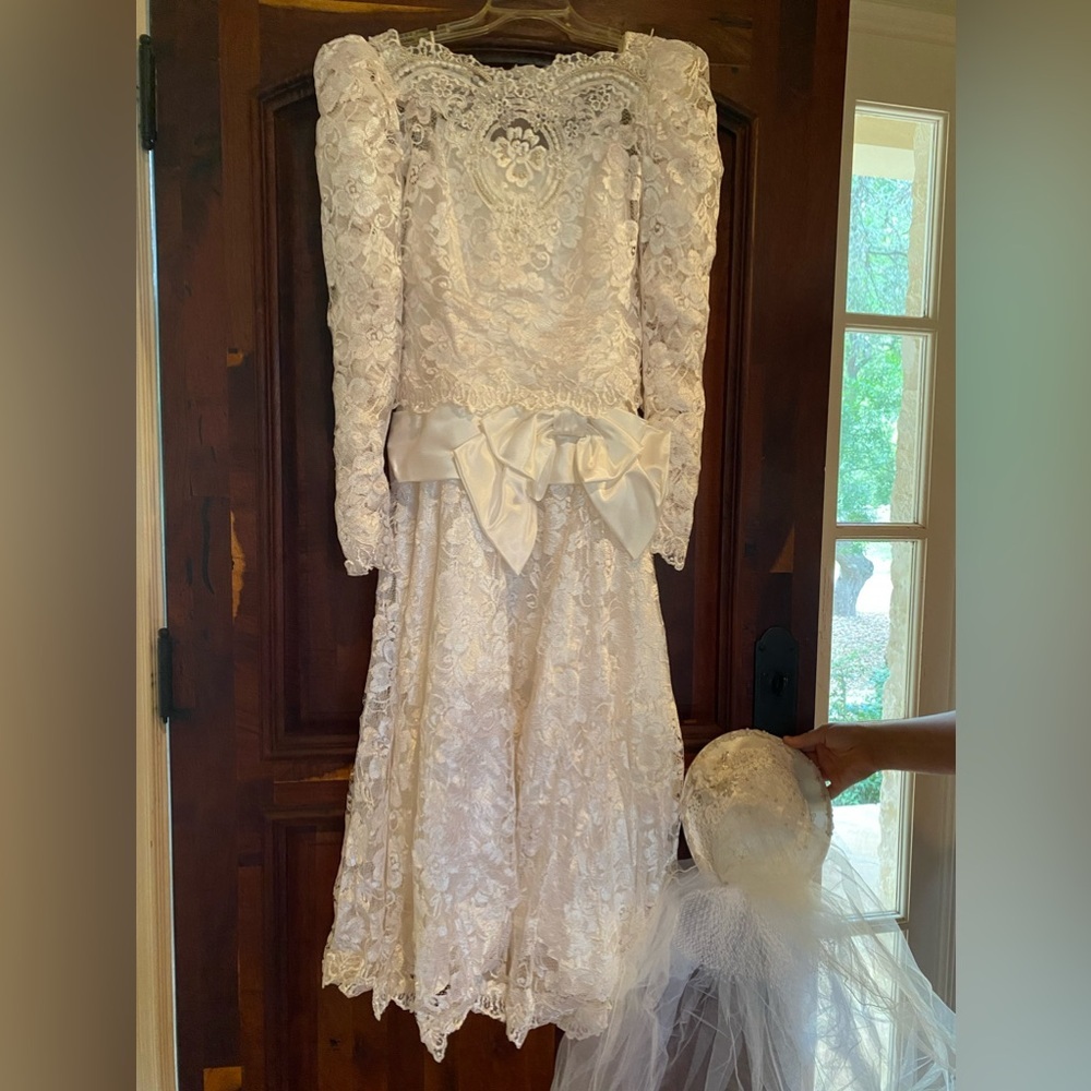 Rare Vintage Wedding Dress 🕊️🕊️ - Picture 5 of 6